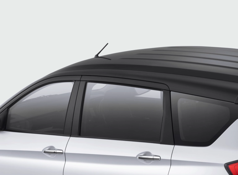 Two Tone Color (Pearl Snow White Body Color + Cool Black)